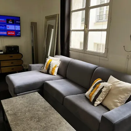 Apartment Downtown Paris - Beaubourg District